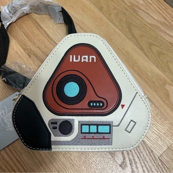 Disney Buzz Lightyear Belt Bag NEW Ivan Purse Parks World Land Vacation - Picture 3 of 6